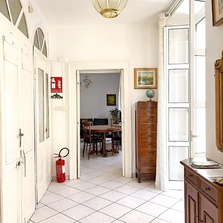 Lejlighed Rosemary House *